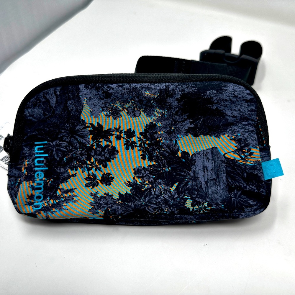 NWT Lululemon Mini Belt Bag Pyschedelic